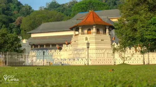 GO Lanka-gallery-Kandy-Dalada Maligawa-Temple of Tooth-01